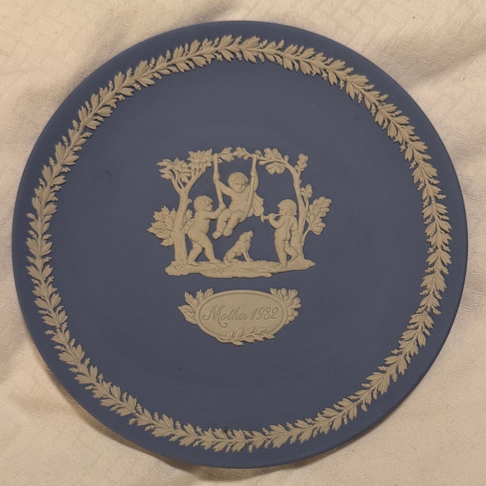 Jasperware Wedgwood Blue and Cream Cherub Plate Mother 1982